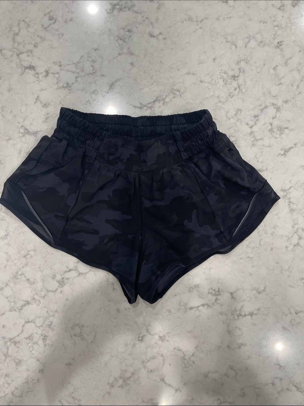 lululemon athletica Hotty hit low rise 2.5” black Camo Shorts